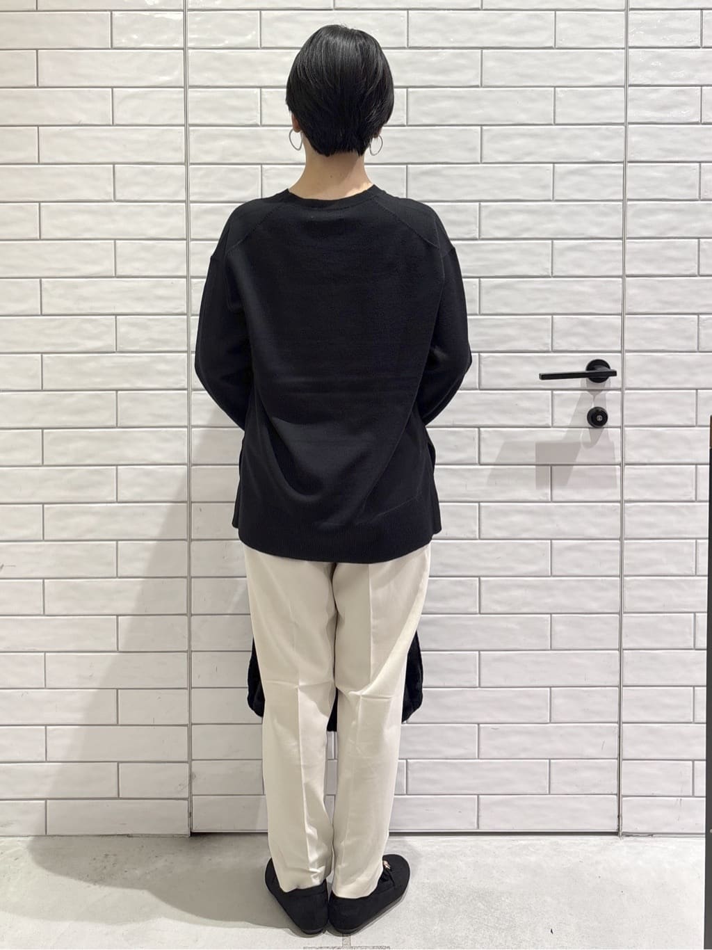 ayumiさんの「OPAQUE.CLIP｜Vネックニット／エクストラファインメリノウール【THEシリーズ／洗濯機OK】」を使ったコーディネート