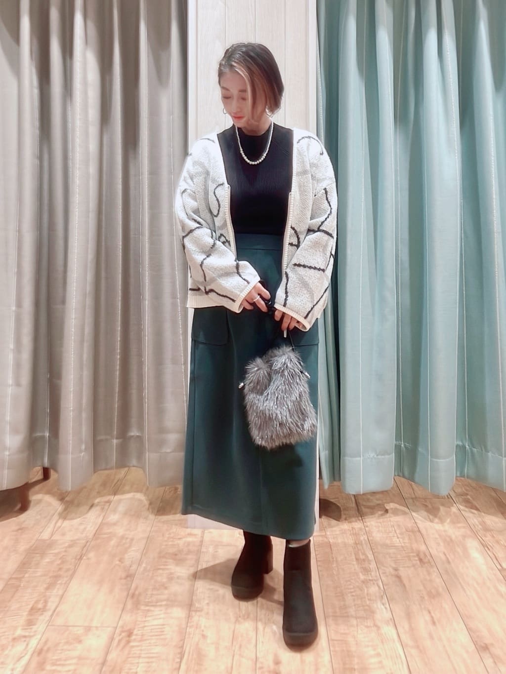 aaamiさんの「SHOO･LA･RUE｜【絶妙なゆるピタ/洗濯機可】ちくちくしにくい リブハイネックやわらかニット」を使ったコーディネート