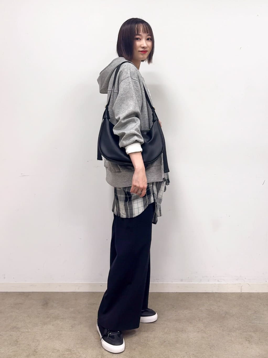 𝐜𝐡𝐢𝐤𝐚さんの「SHOO･LA･RUE｜グラフィックアソート ベーシックロンT」を使ったコーディネート