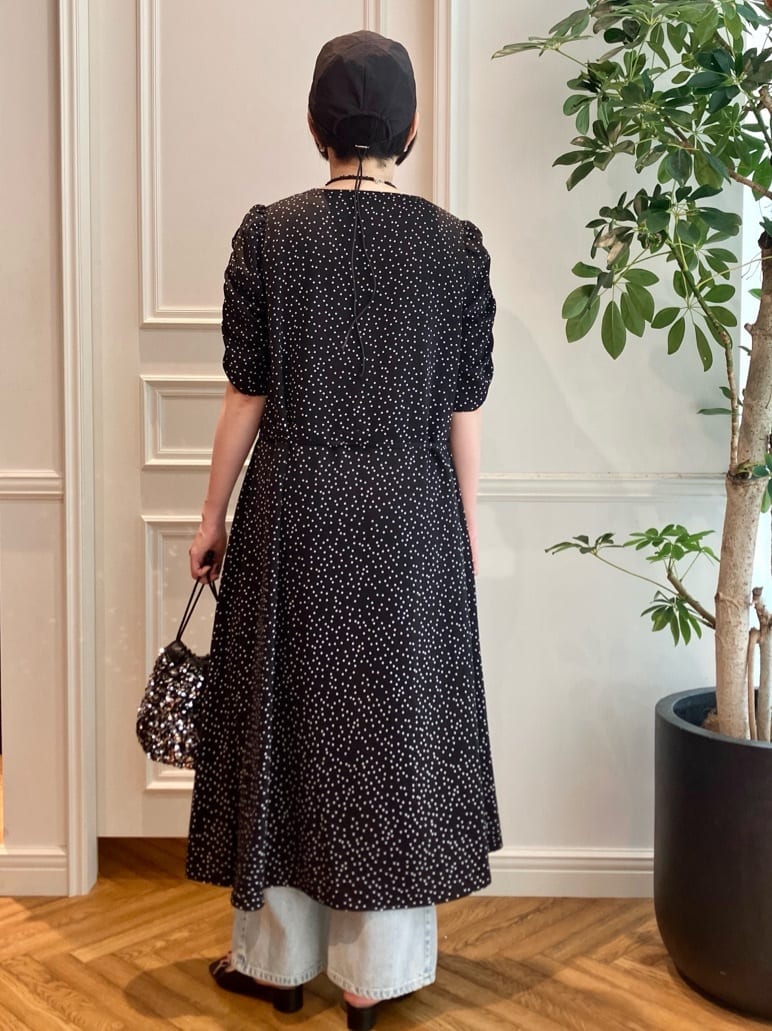 konominさんの「DRESSTERIOR｜スパンコール2WAY巾着バッグ」を使ったコーディネート