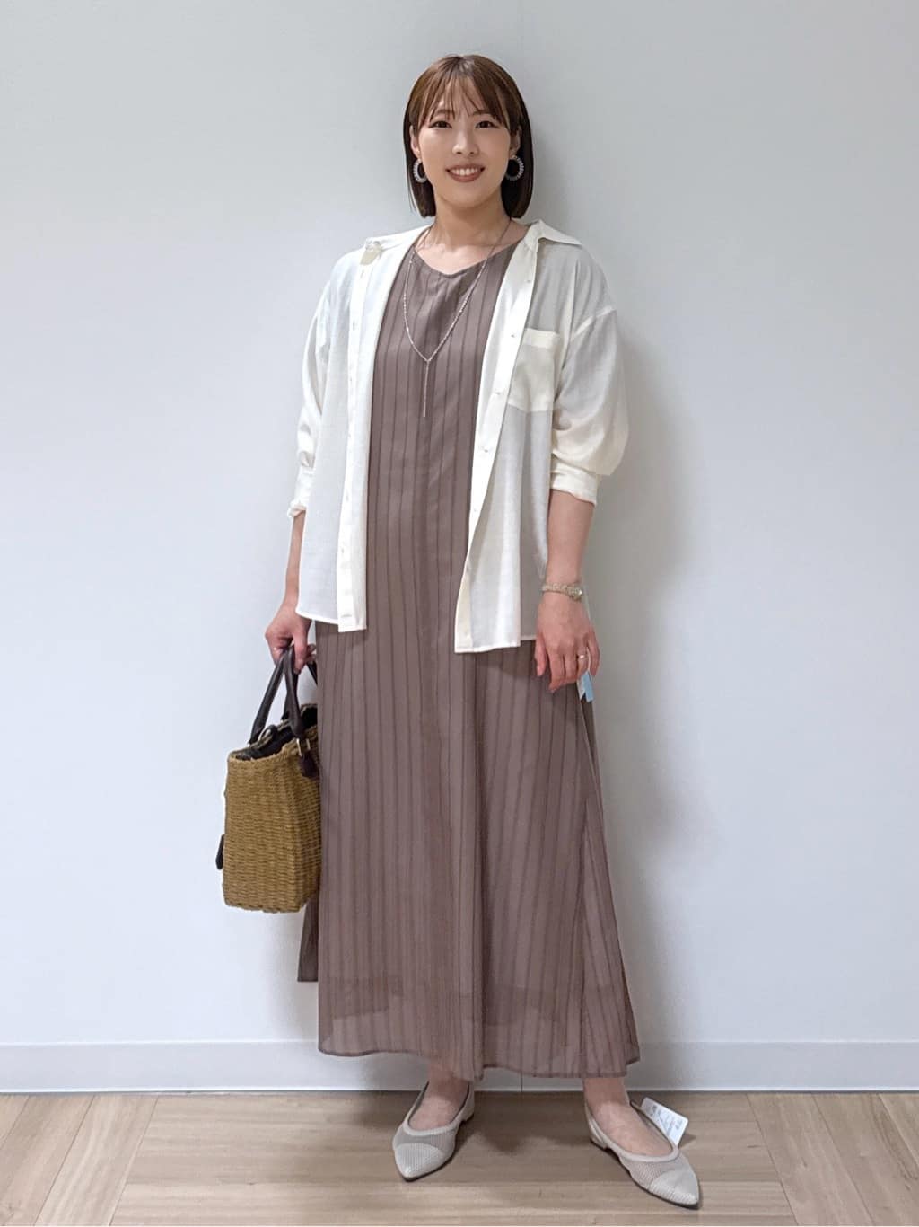 amiさんの「Reflect｜◆【マシンウォッシュ可】3WAYシアーシャツブラウス」を使ったコーディネート