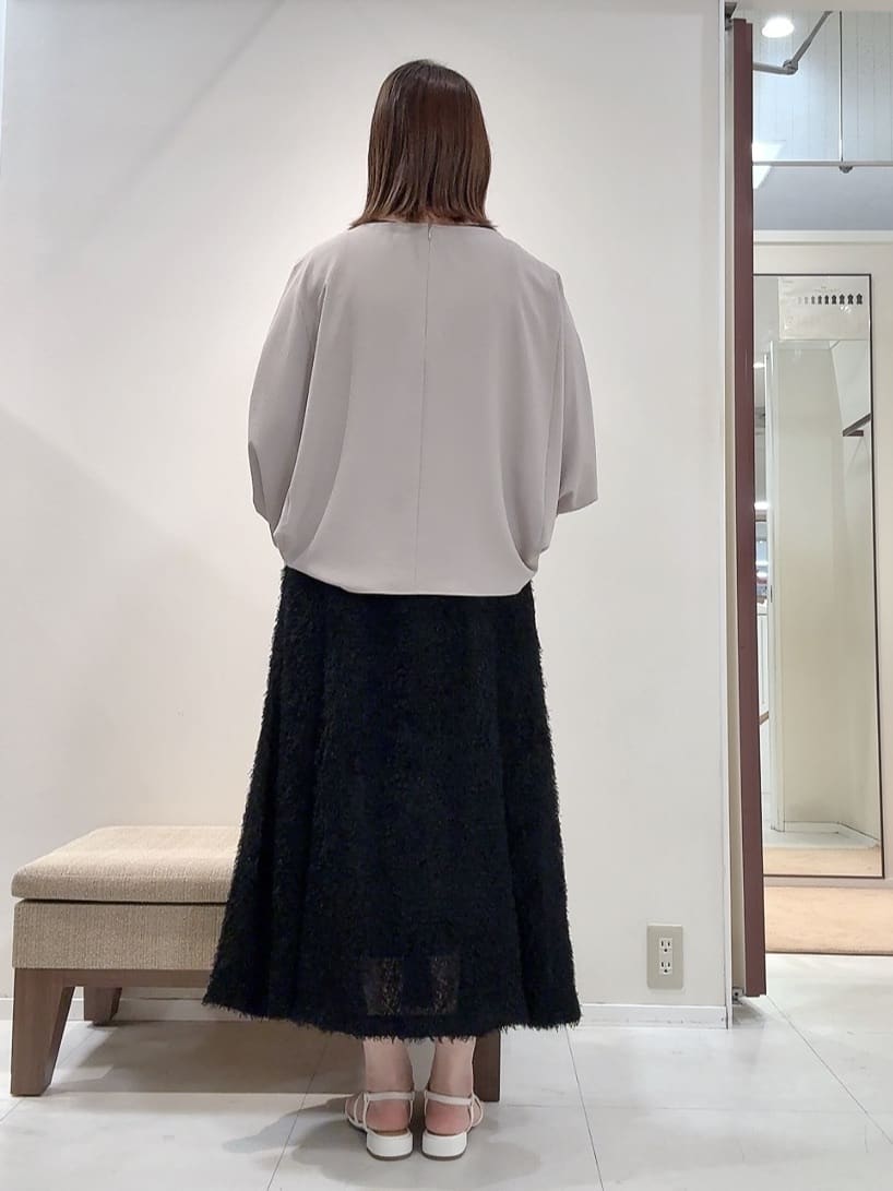YUIさんの「UNTITLED｜【セットアップ可/後ろウエストゴム】フェザーマーメイドスカート」を使ったコーディネート
