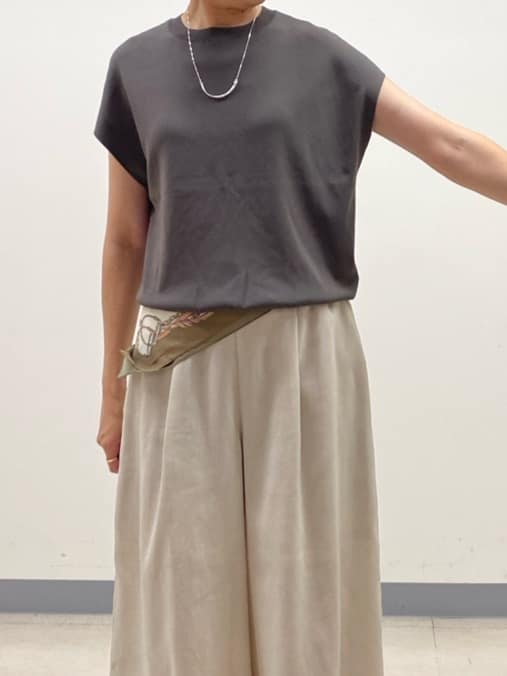まいこさんの「INDIVI｜【洗える／清涼感◎】ワイドフレアパンツ／スカーチョ」を使ったコーディネート