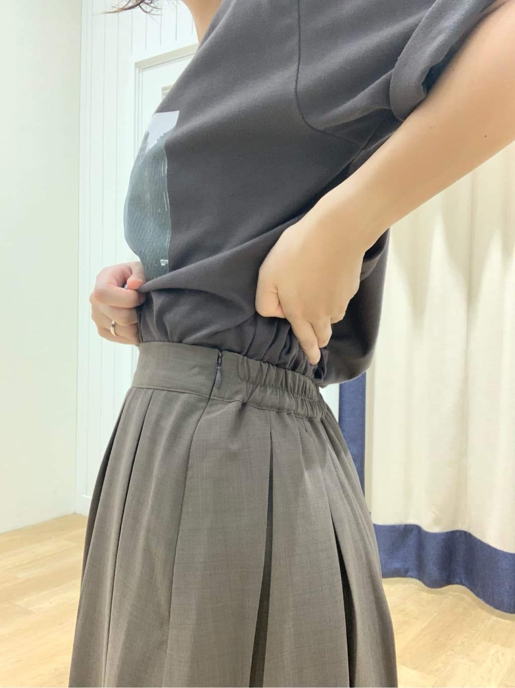 IMARIさんの「Dessin｜【ユニセックス・洗える】オーガニックコットンロゴ入りTシャツ」を使ったコーディネート