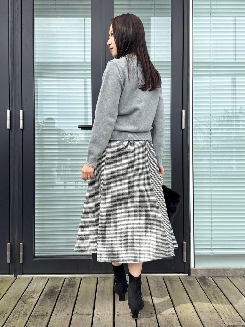 teiさんの「Couture brooch｜フェイクファーチェーンバッグ」を使ったコーディネート