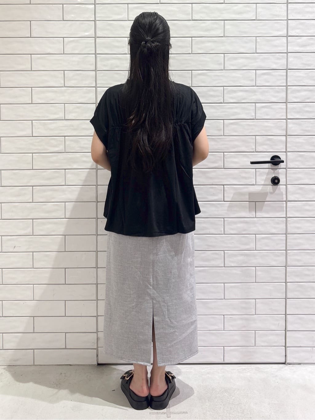 ayumiさんの「OPAQUE.CLIP｜スキッパーフレアカットソー【接触冷感／洗濯機洗い可】」を使ったコーディネート