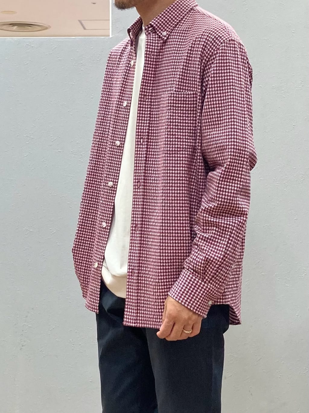 シュンさんの「TAKEO KIKUCHI｜【抗菌防臭/シーズンレス】シアサッカーギンガムチェック ストレッチシャツ」を使ったコーディネート