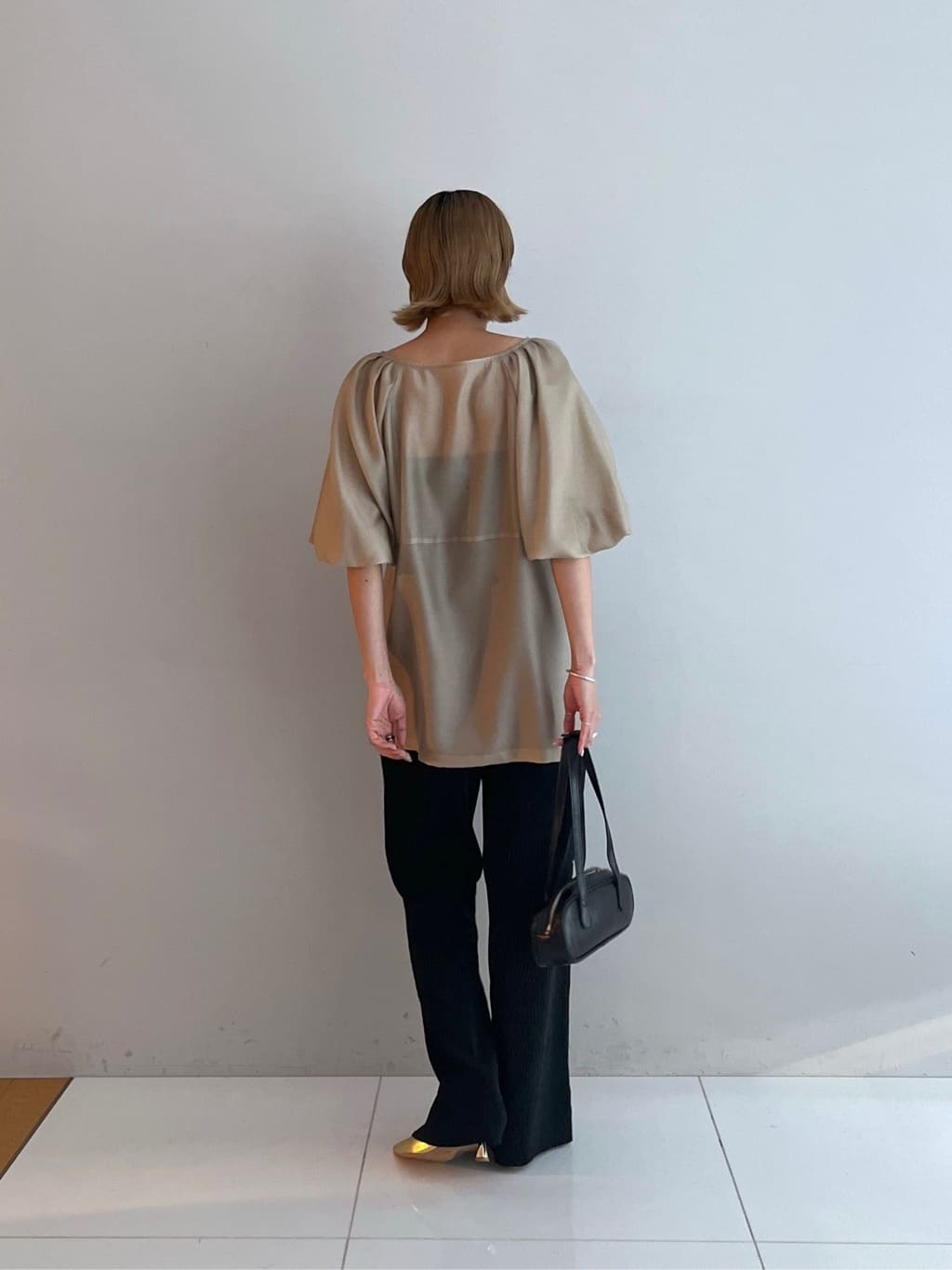 Harukaさんの「INDIVI｜ボリュームスリーブブラウス」を使ったコーディネート