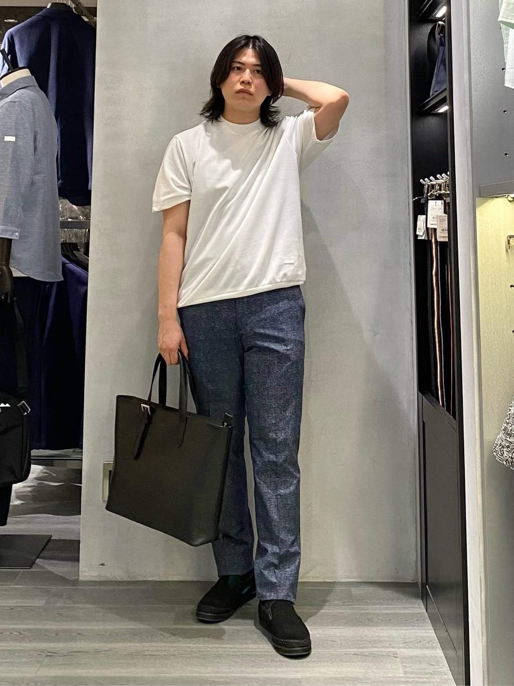 nishiさんの「TAKEO KIKUCHI｜【抗菌防臭】COOL DOTS（R）ドビープリント パンツ」を使ったコーディネート