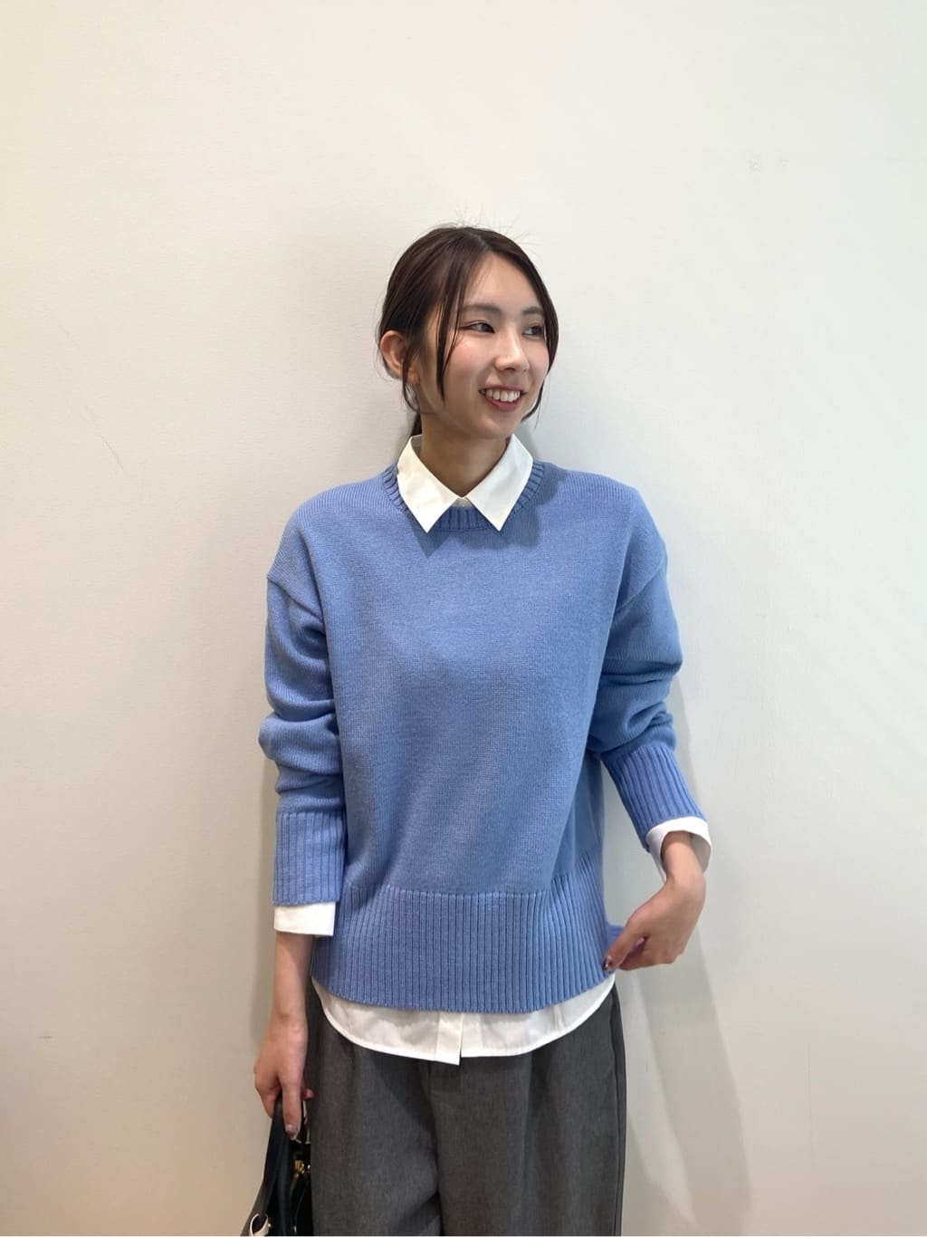 めぐさんの「OPAQUE.CLIP｜ポケット刺繍レギュラーカラーシャツ【洗濯機OK】」を使ったコーディネート
