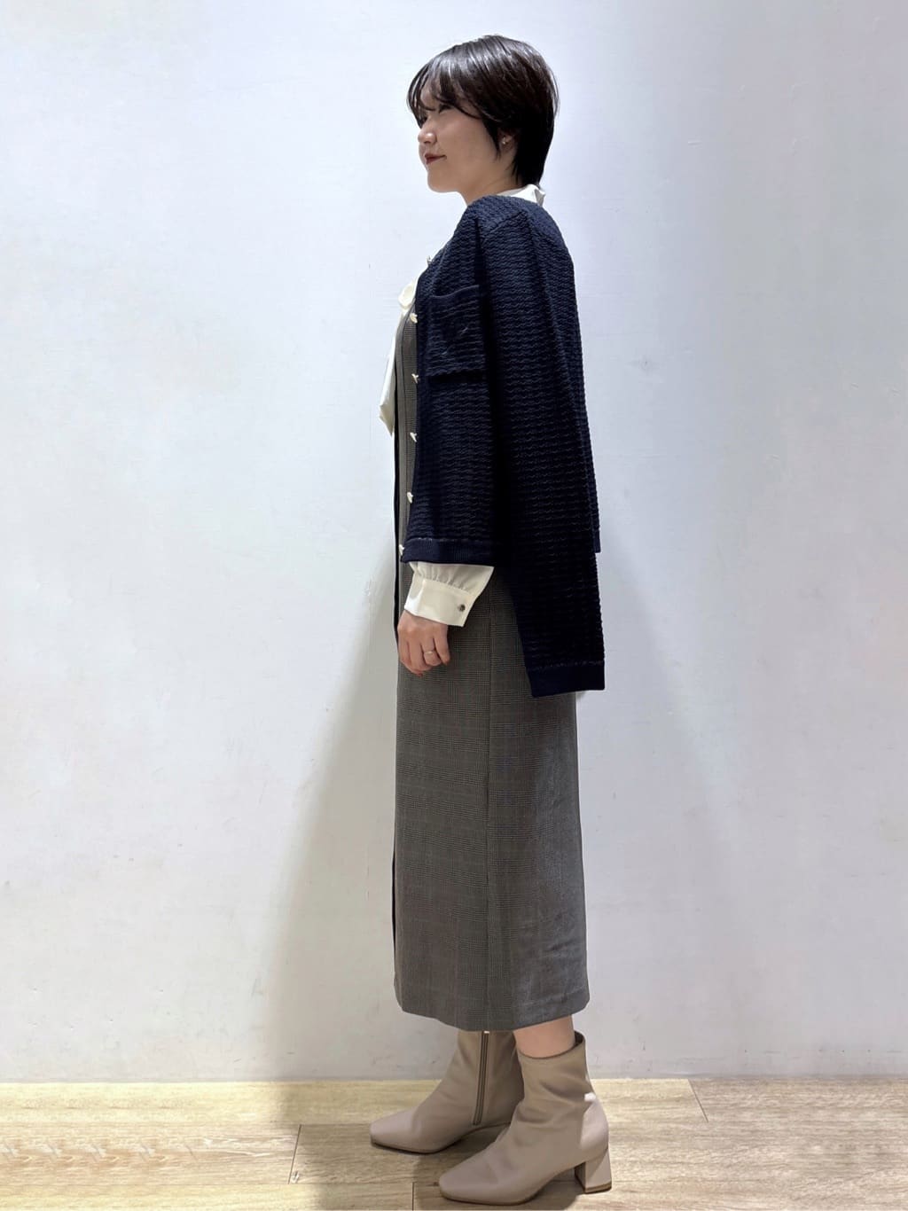 mizukiさんの「index｜ロゴ刺繍クルーカーディガン【洗濯機洗い可】」を使ったコーディネート