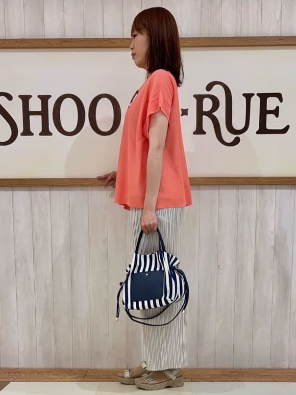 みきぽんさんの「SHOO･LA･RUE｜◆【S-LL/2点セット】涼やかに楽に決まる タンクトップ＋編み柄ニット」を使ったコーディネート