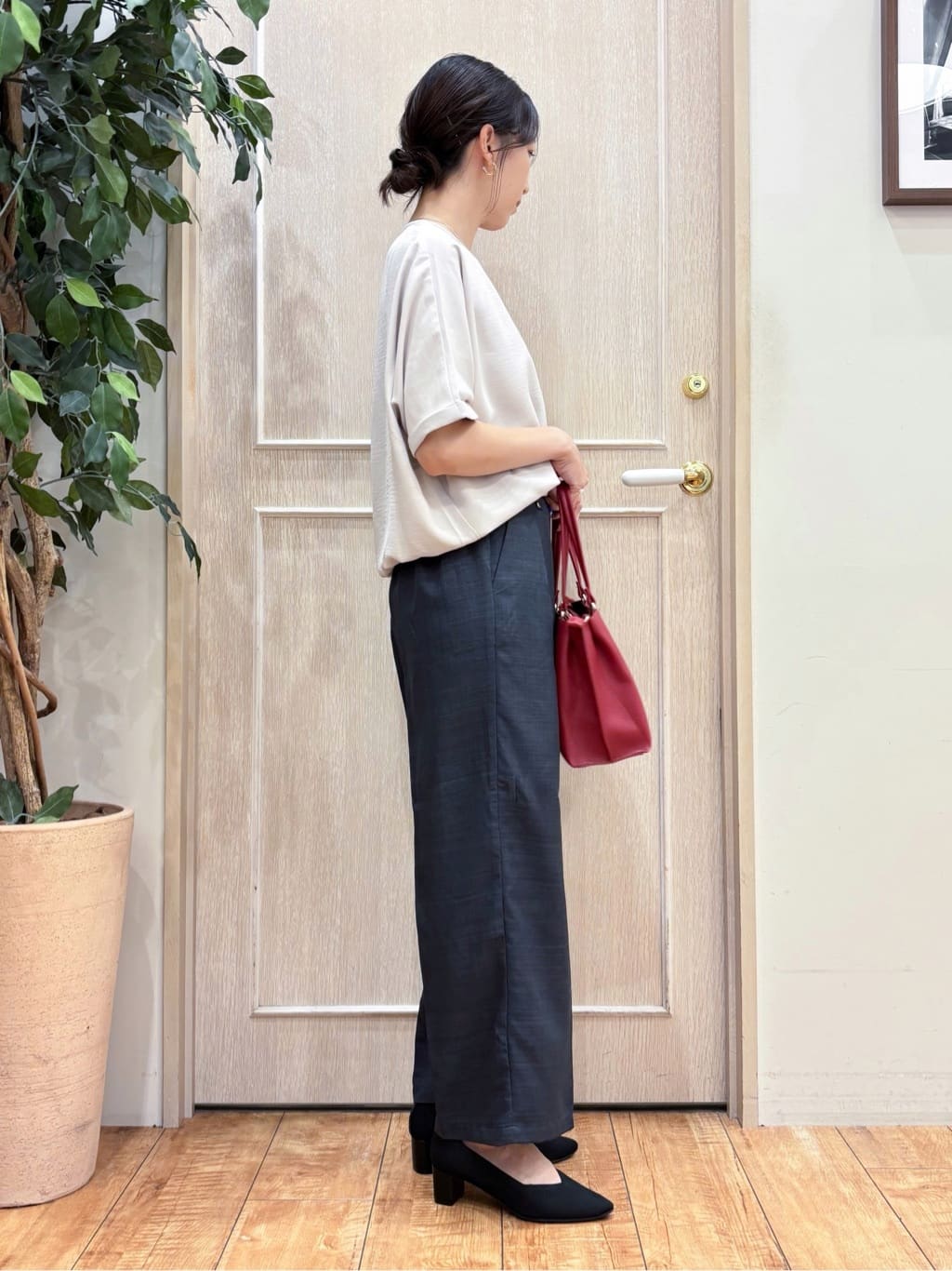 なみさんの「SHOO･LA･RUE｜【洗濯後しわになりにくい】さらっとタッチの 5分袖ドルマンブラウス」を使ったコーディネート