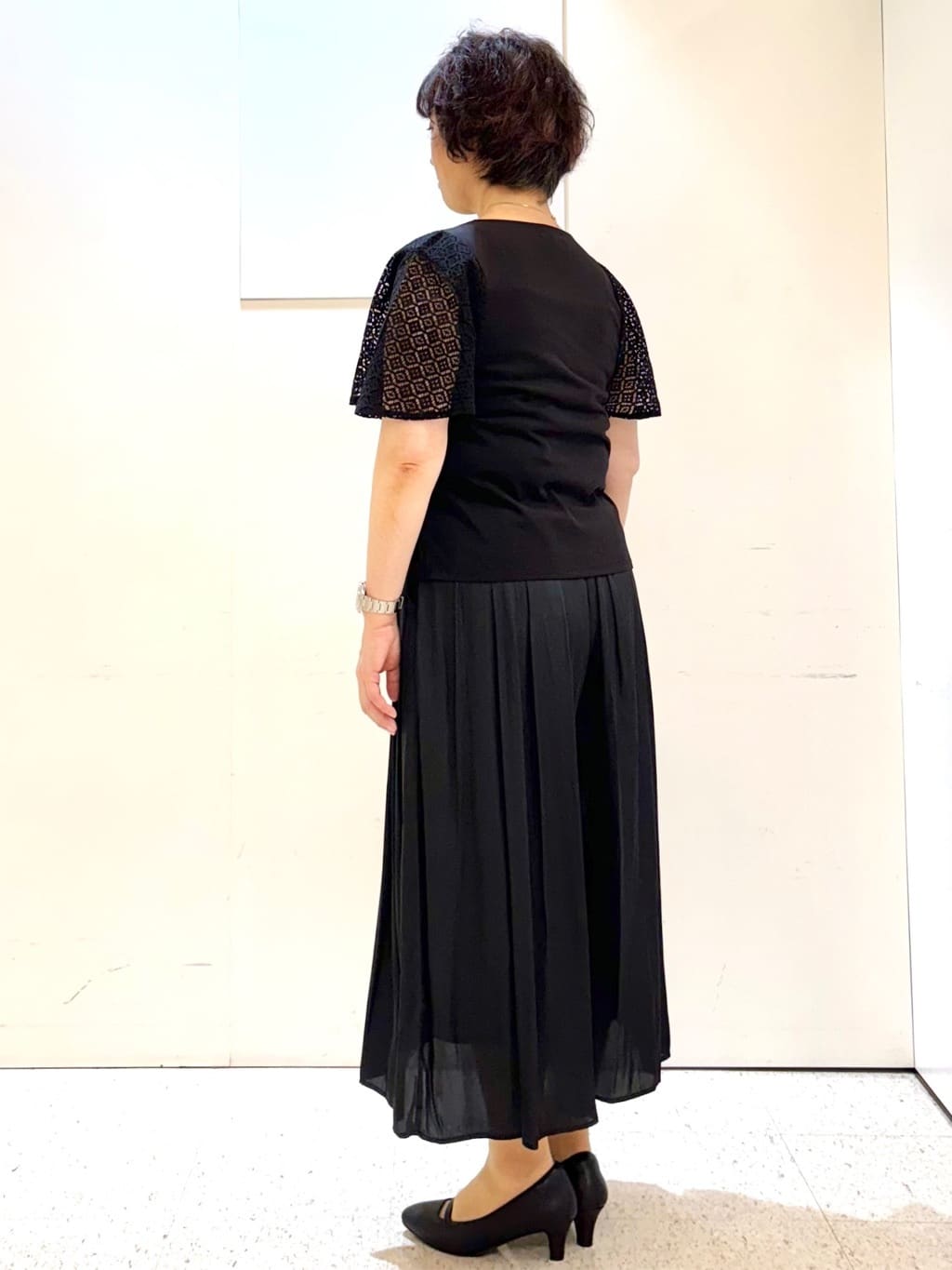 ヤスコさんの「Reflect｜幾何レーススリーブプルオーバージャージ」を使ったコーディネート