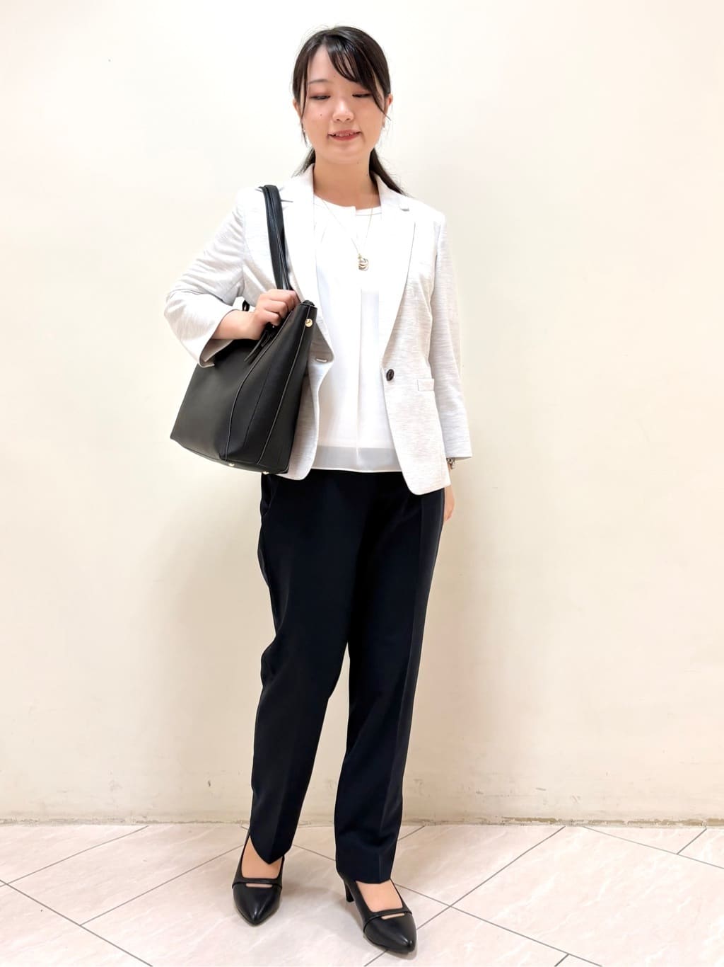 mikiさんの「Reflect｜【私のパンツ／手洗い可】ベーシックテーパードパンツ」を使ったコーディネート