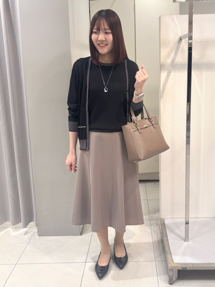 yuiさんの「Reflect｜【WEB先行カラーあり／手洗い可／アンサンブル可】バイカラー五分袖ニット」を使ったコーディネート