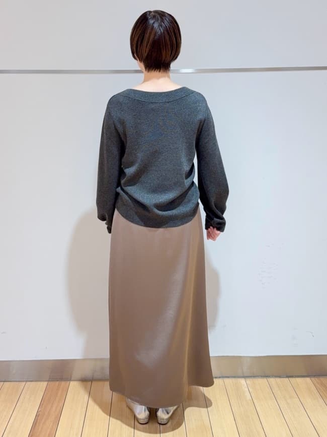 あやさんの「UNTITLED｜【きれいめ/洗える】ラメ入りワイドボートネックニット」を使ったコーディネート