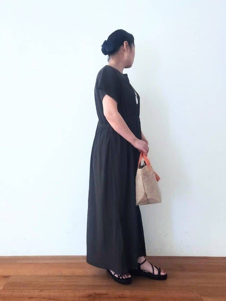 くまさんの「SHOO･LA･RUE｜【前後2WAY】さらりと大人上品に 楊柳フレンチワンピース」を使ったコーディネート