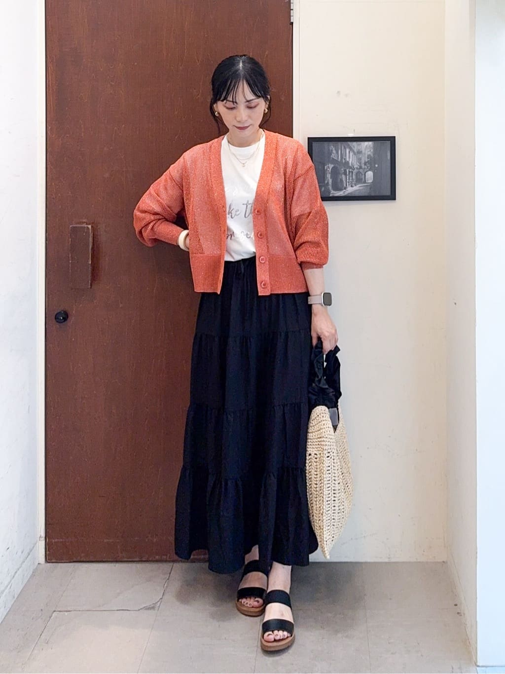 𝐇𝐢𝐫𝐨𝐦𝐢さんの「SHOO･LA･RUE｜キラッと光るラメとスパンコールが印象的 メッシュカーディガン」を使ったコーディネート