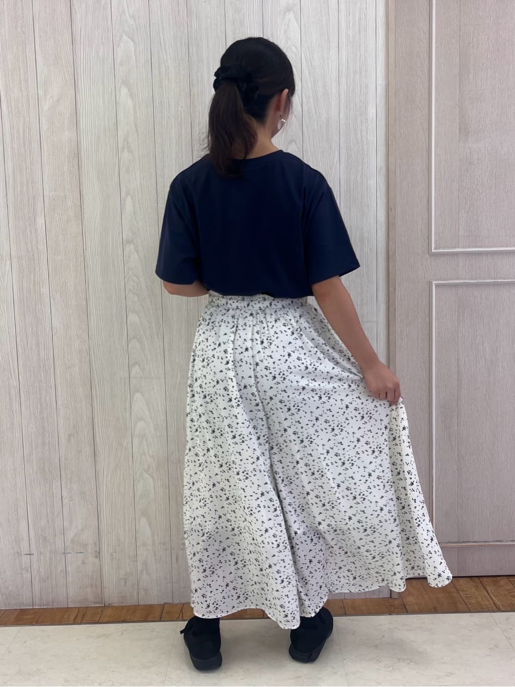 あもさんの「SHOO･LA･RUE｜【S-LL/ひんやり/UV】選べる6柄でそれぞれ欲しくなる プリントTシャツ」を使ったコーディネート