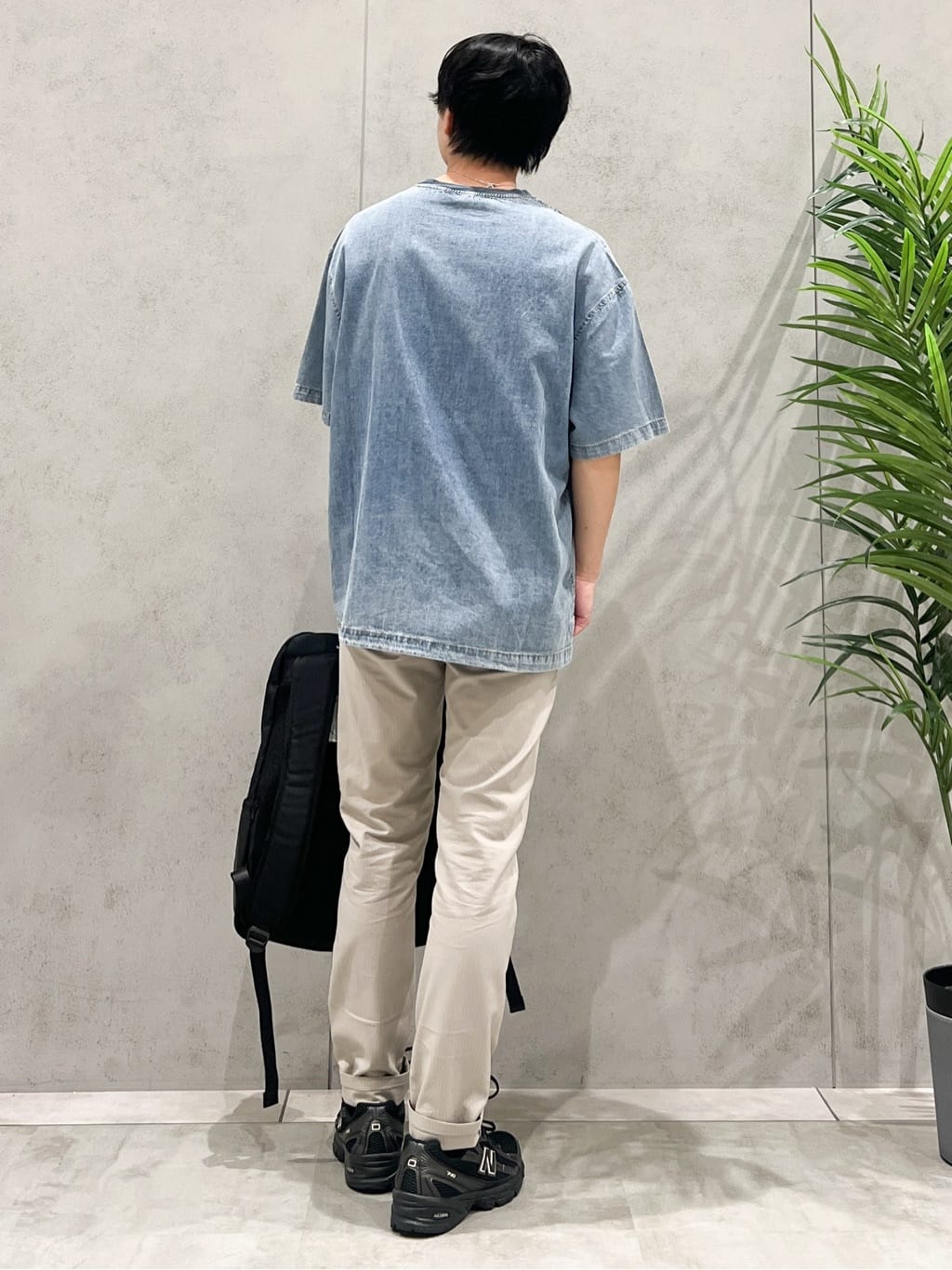 SHI-MAさんの「THE SHOP TK｜ライトデニム半袖Tシャツ【洗濯機OK】」を使ったコーディネート