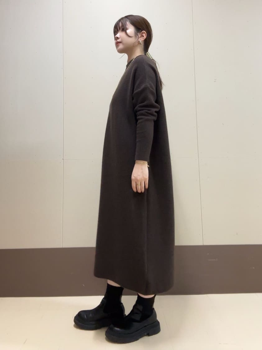 Atsumiさんの「UNTITLED｜【ロング丈/ゆったりシルエット】テントライン ニットワンピース」を使ったコーディネート