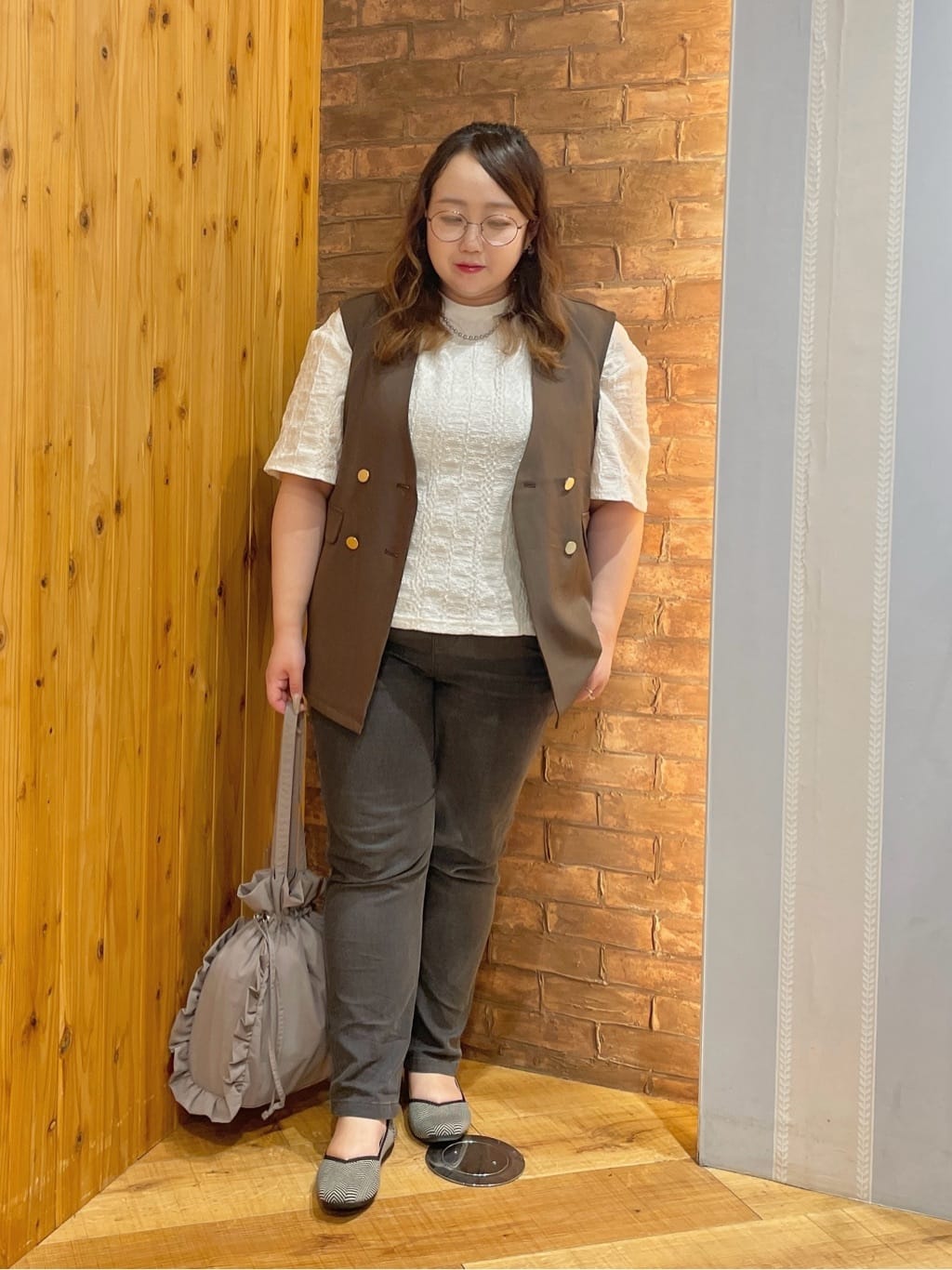 Risaさんの「SHOO･LA･RUE｜【S-LL/セットアップ可/洗濯後しわになりにくい】ダブルベスト」を使ったコーディネート
