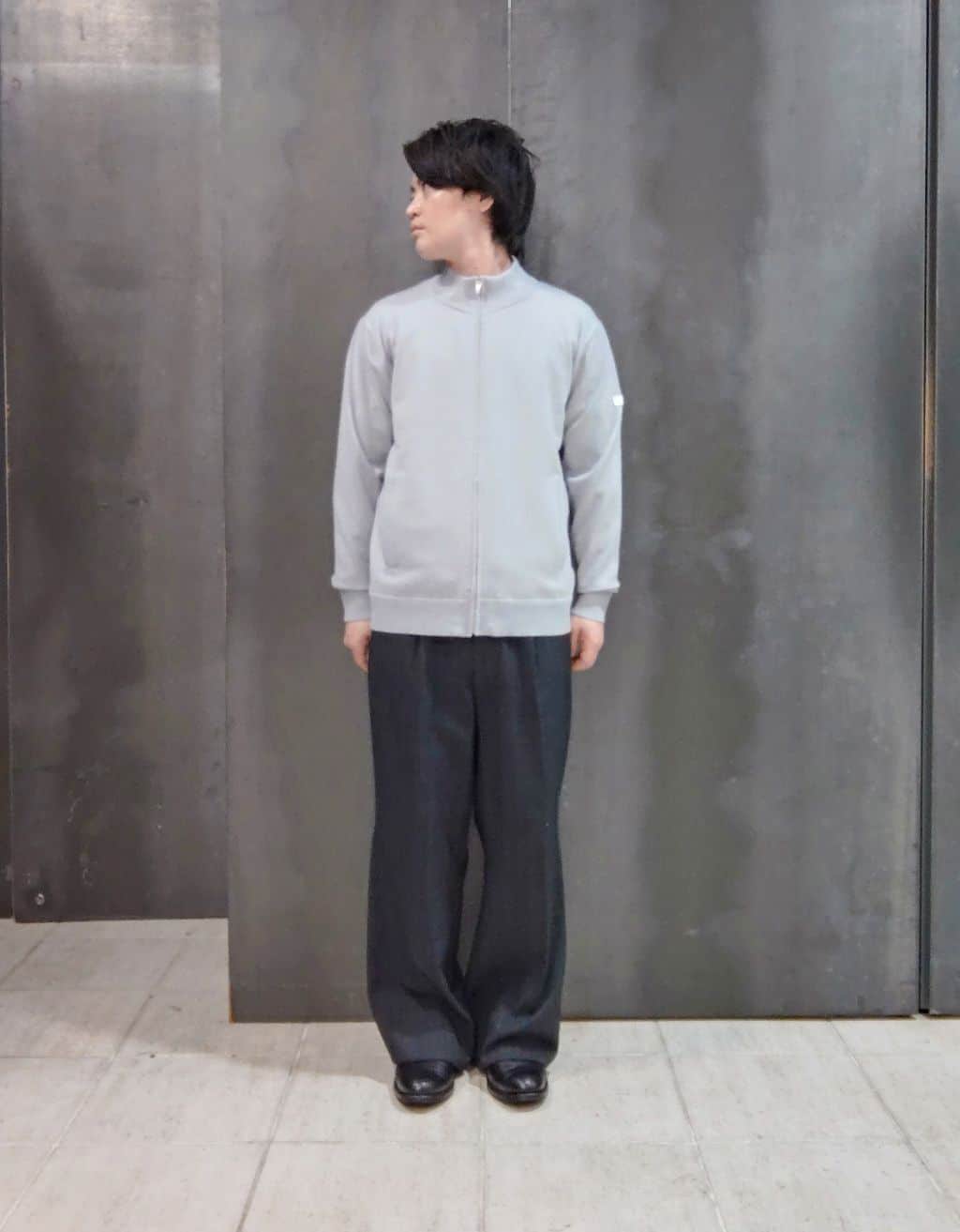 shiominさんの「TAKEO KIKUCHI｜アンチピリング ジップアップ ニット」を使ったコーディネート