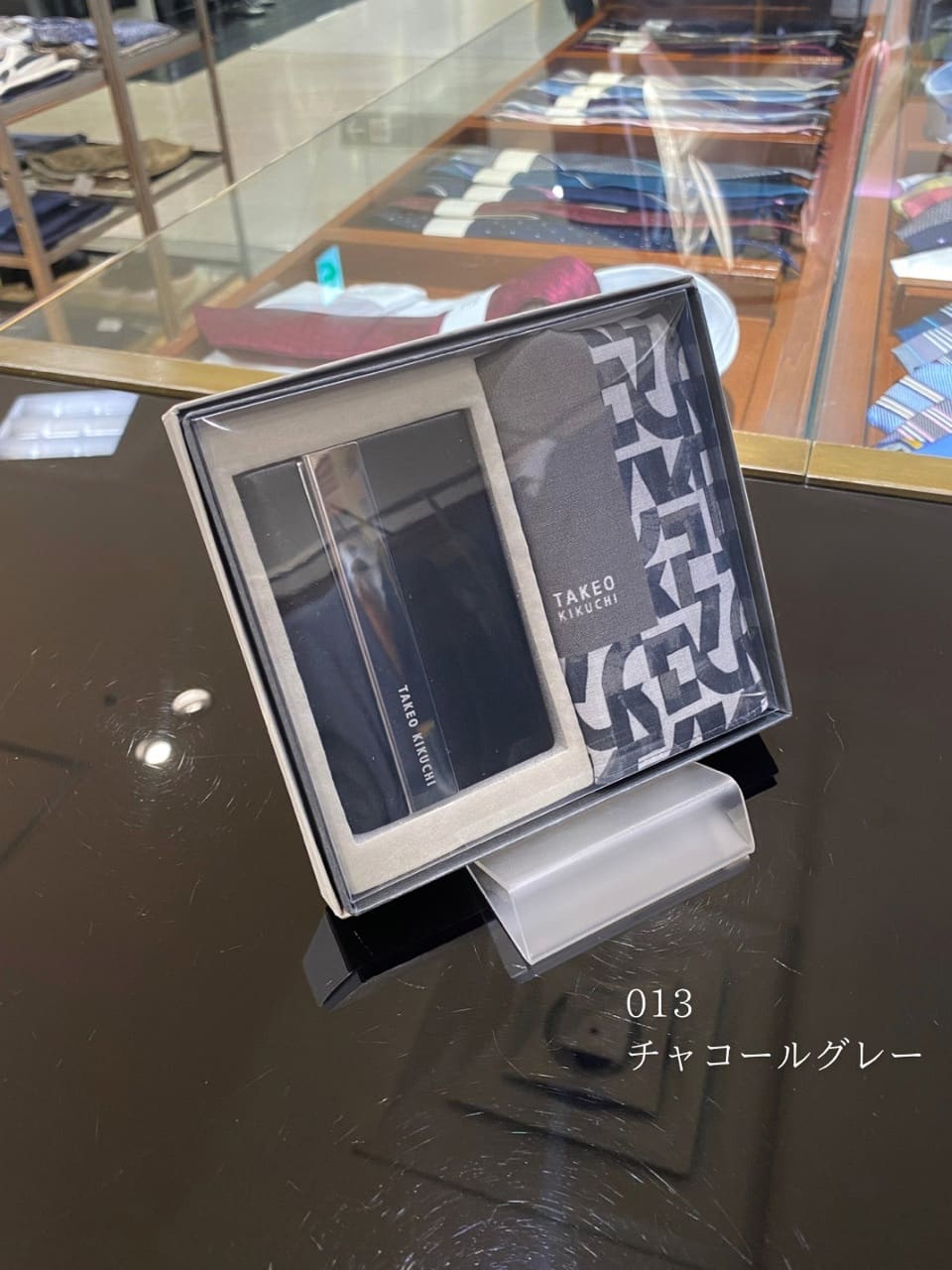 小南大和さんの「TAKEO KIKUCHI｜ハンカチ名刺入れセット」を使ったコーディネート