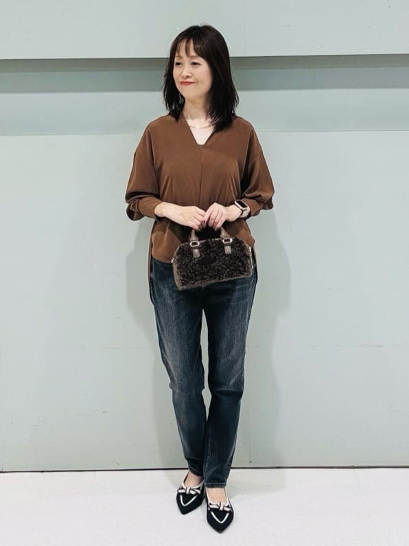 makiさんの「UNTITLED｜【セットアップ可/スキッパー/ゆったり】リラクパウダーシャツ」を使ったコーディネート