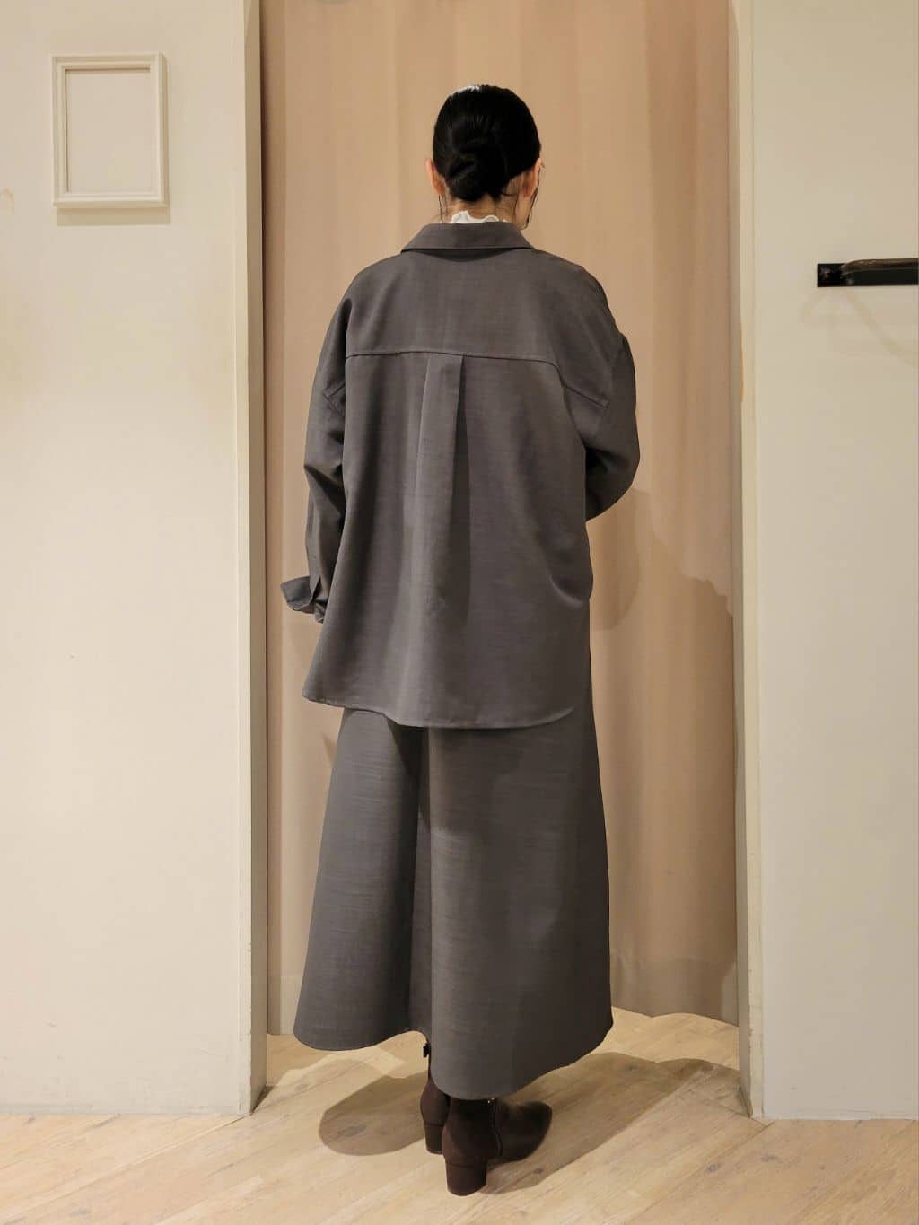 いそさんの「grove｜【カセット服/選べる着丈】洗濯機で洗えるオーバーシャツ」を使ったコーディネート