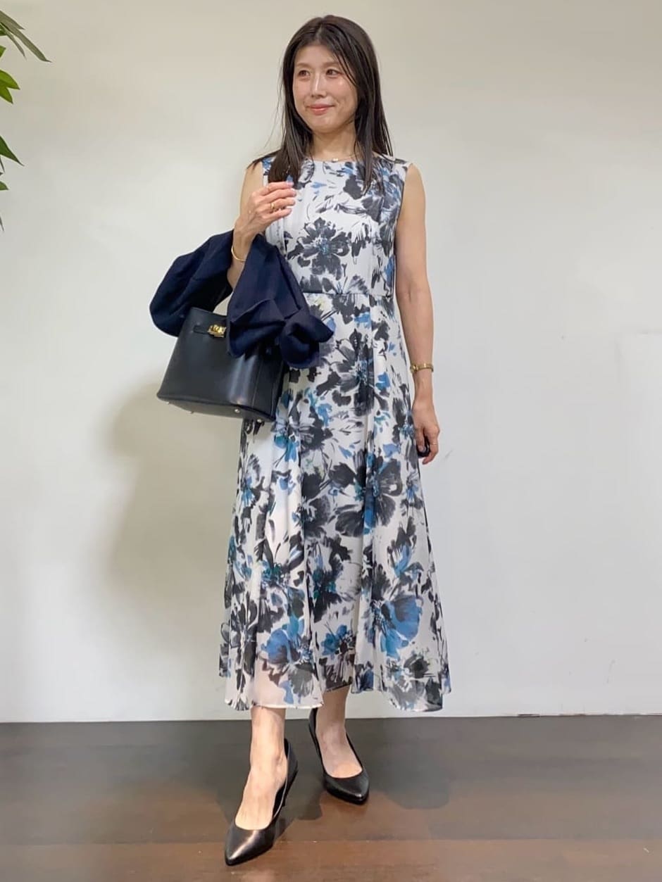 tomoさんの「UNTITLED｜【短丈/日本製】カラミ風メッシュ ノーカラージャケット」を使ったコーディネート