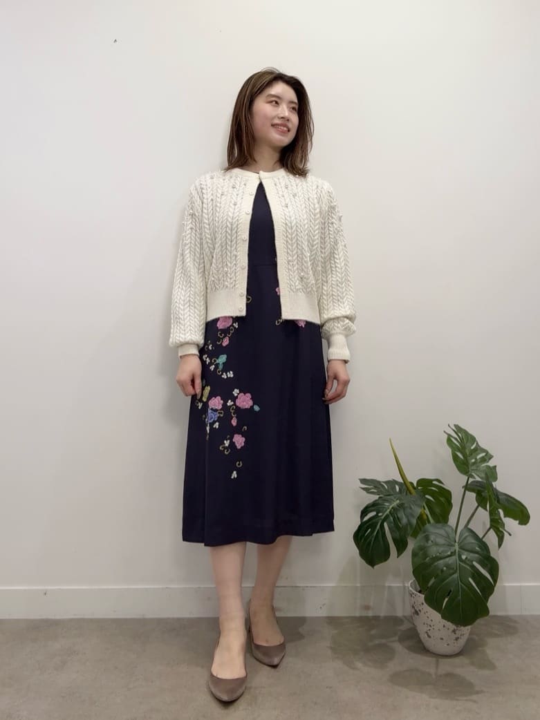 Suma Una本部スタッフさんの「SunaUna｜【co creation and yours／SS～L】花柄パネルワンピース」を使ったコーディネート