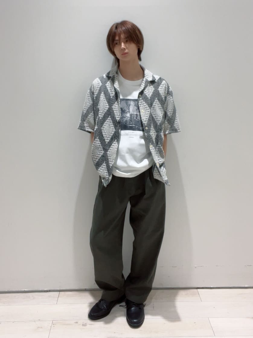 Neneさんの「THE SHOP TK｜ツイルチノワイドパンツ」を使ったコーディネート