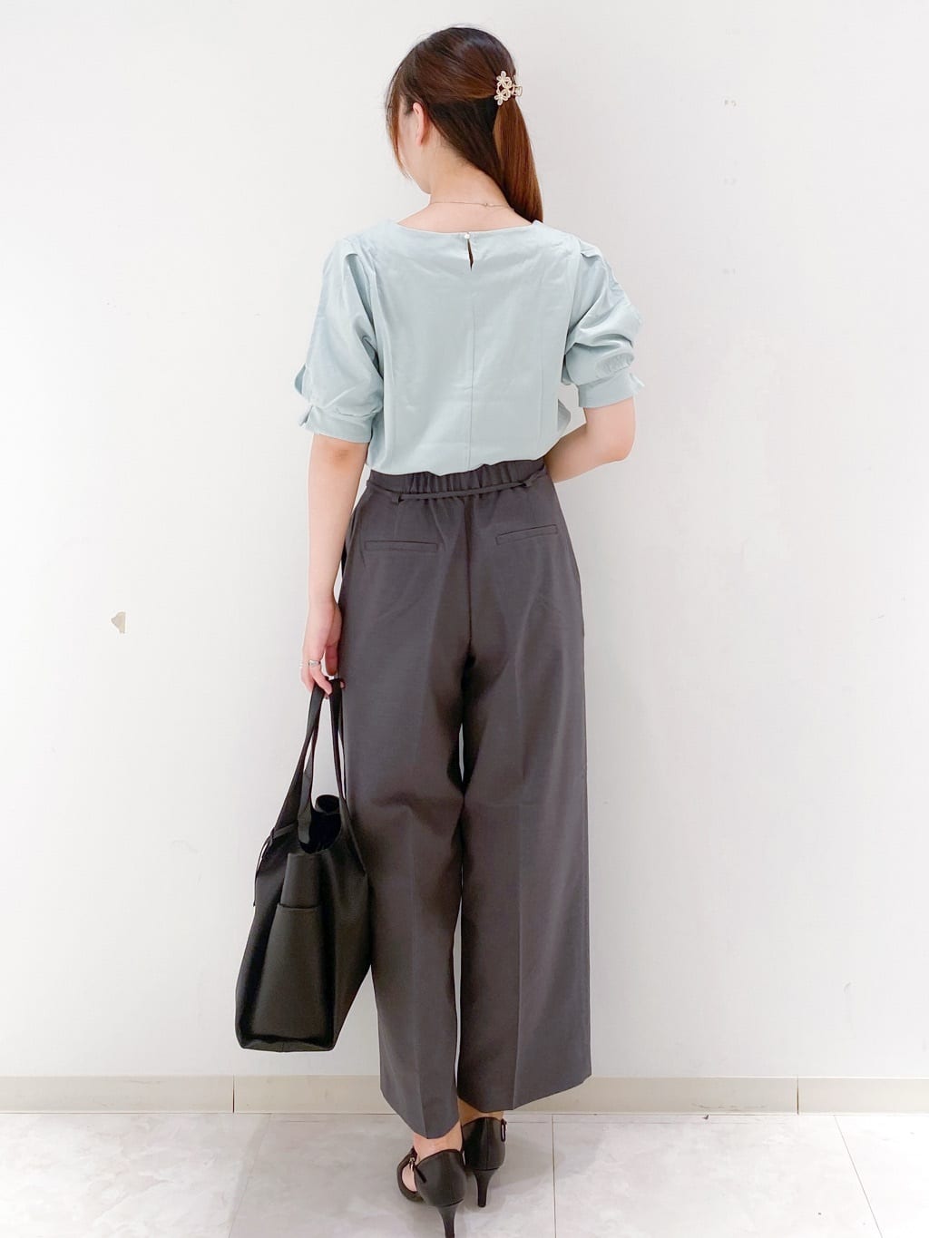 yurinaさんの「index｜ストレッチ2タックワイドパンツ【洗濯機洗い可／接触冷感／吸水速乾】」を使ったコーディネート