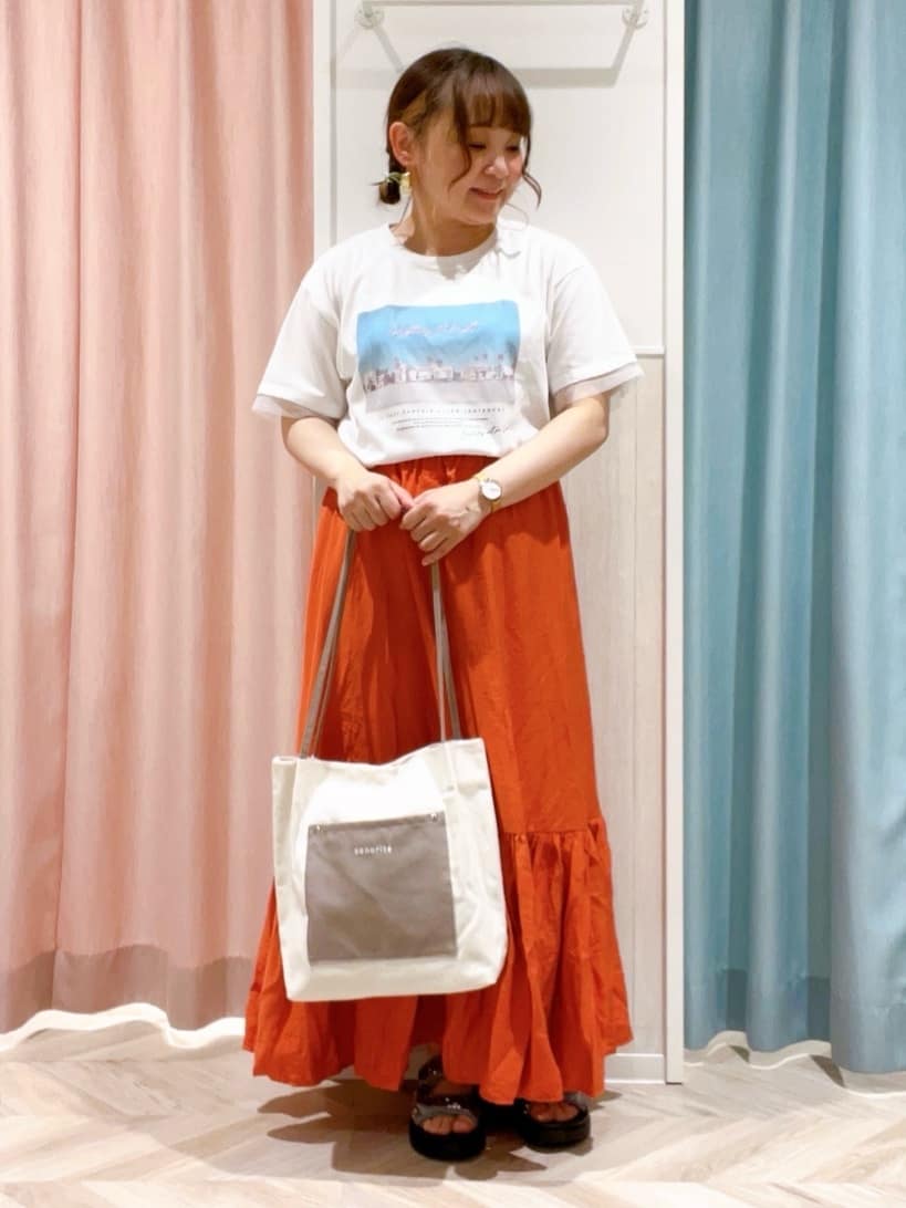 kitaさんの「SHOO･LA･RUE｜麻調ティアードスカート」を使ったコーディネート