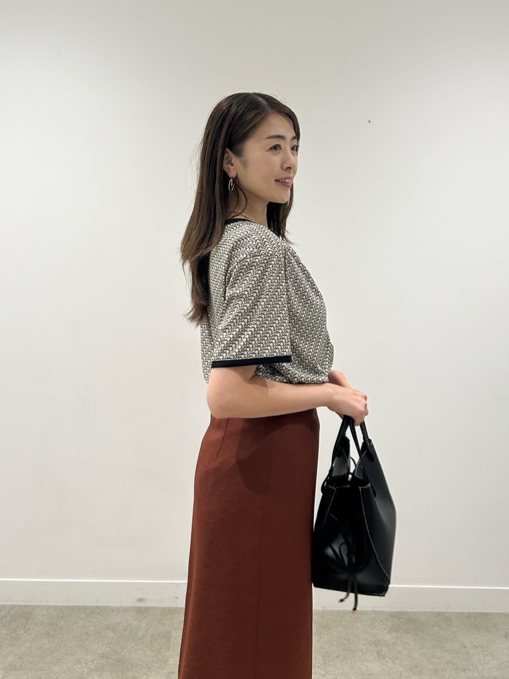 hayaseさんの「COUP DE CHANCE｜【手洗い可／日本製】柄トップス」を使ったコーディネート