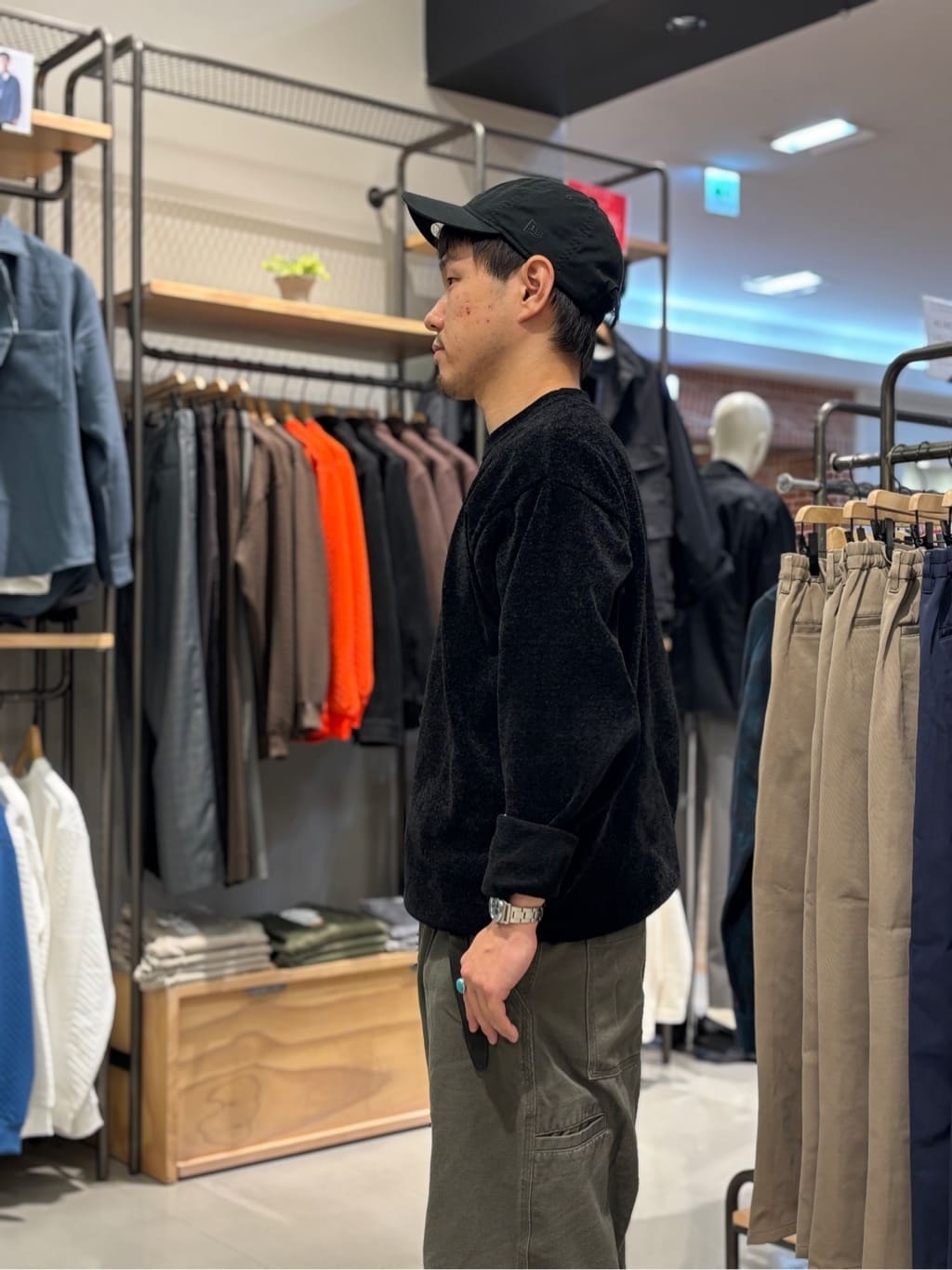 タニさんの「THE SHOP TK｜【触れるたびに心地良い】ライトモールニット　洗濯機OK/ユニセックスでおすすめ！」を使ったコーディネート