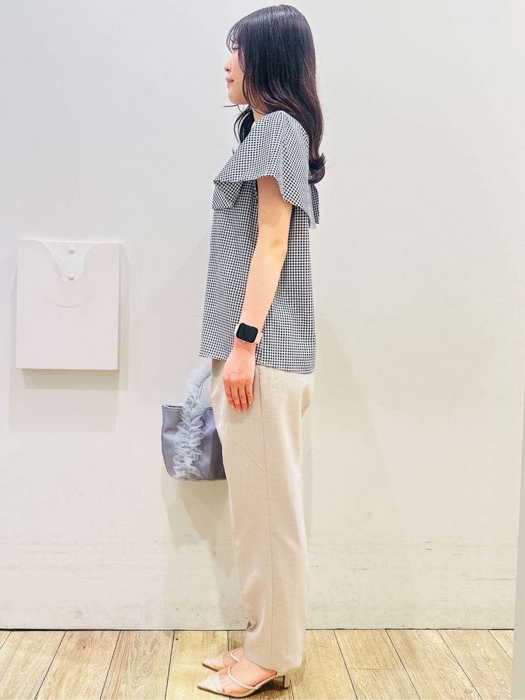 MOMOさんの「index｜ベルト付きストレッチテーパードパンツ／セットアップ可【洗濯機洗い可／吸水速乾／接触冷感】」を使ったコーディネート