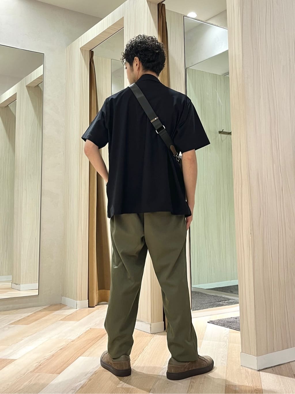URAさんの「TAKEO KIKUCHI｜【COOL CITY WEAR】モックネック プルオーバー /接触冷感」を使ったコーディネート