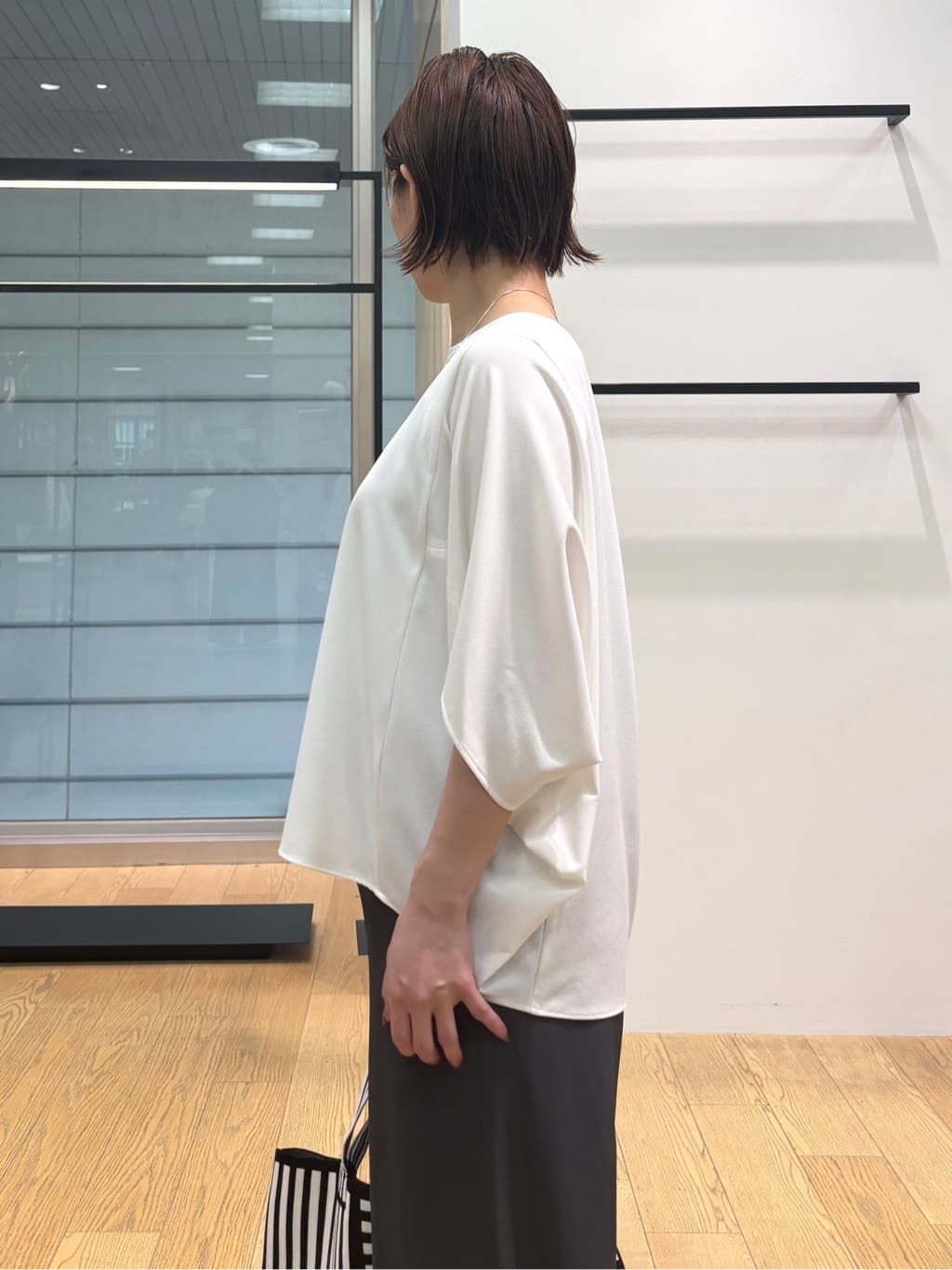 asamiさんの「INDIVI｜【体型カバー/SETUP可能】ジョーゼット　ドルマンブラウス」を使ったコーディネート