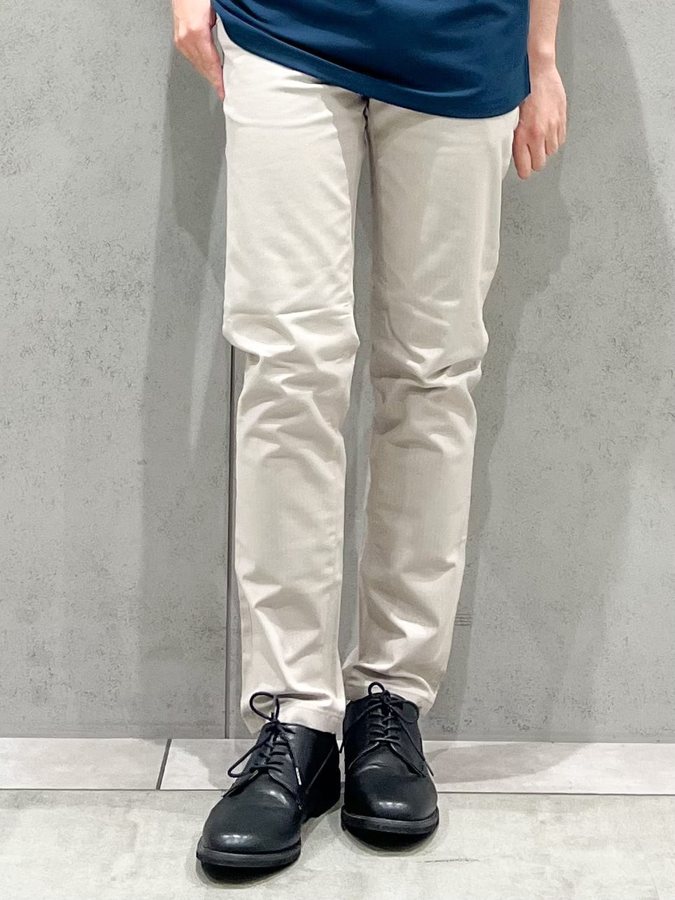 SHI-MAさんの「THE SHOP TK｜【オールシーズン穿ける！】7DAYSストレッチへリンボンパンツ　ON&hArr;OFF兼用」を使ったコーディネート