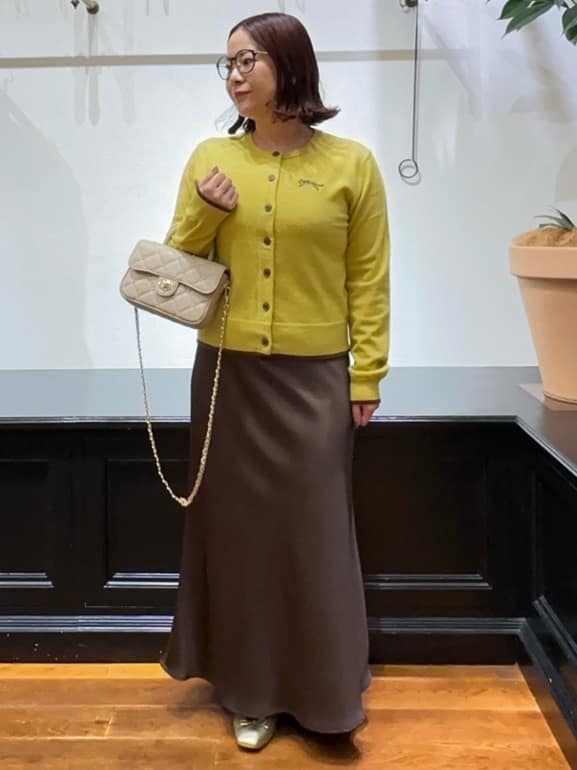 Asamiさんの「DRESSTERIOR｜ストレッチヴィンテージサテンナロースカート」を使ったコーディネート