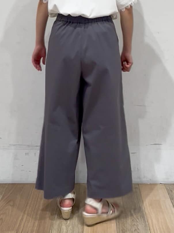 山さんさんの「grove｜サマーハイパーストレッチワイドパンツ」を使ったコーディネート