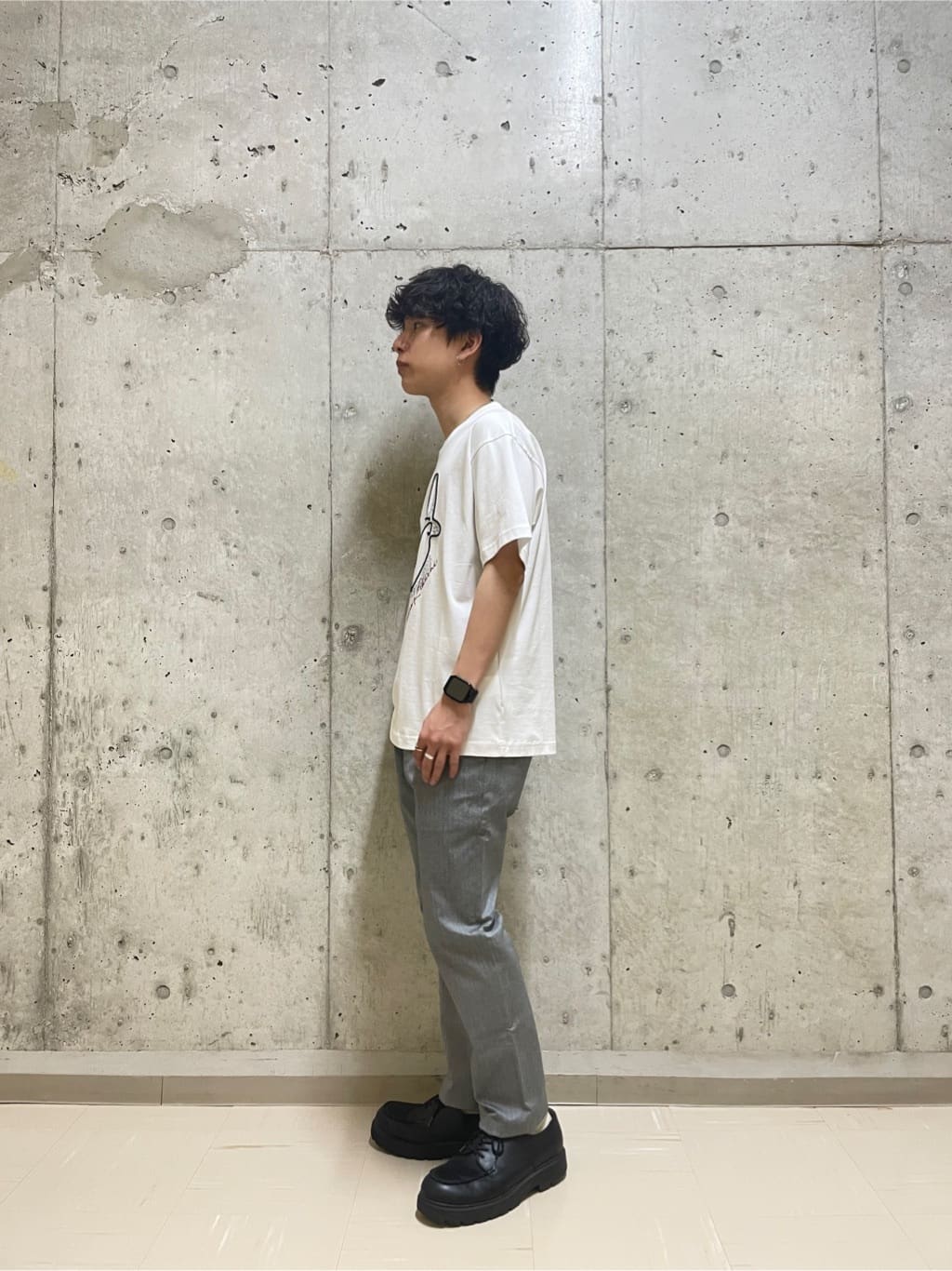 すずきさんの「TAKEO KIKUCHI｜【全7サイズ&times;8色展開！】トップマルチヘリンボン パンツ」を使ったコーディネート