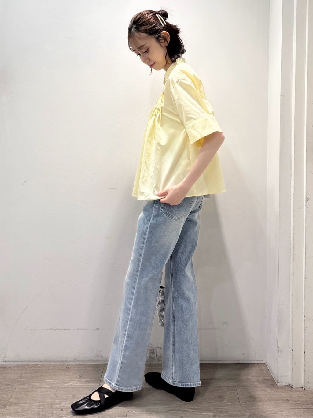ぶまりんさんの「OPAQUE.CLIP｜ピンタックフレアシャツ【洗濯機洗い可】」を使ったコーディネート