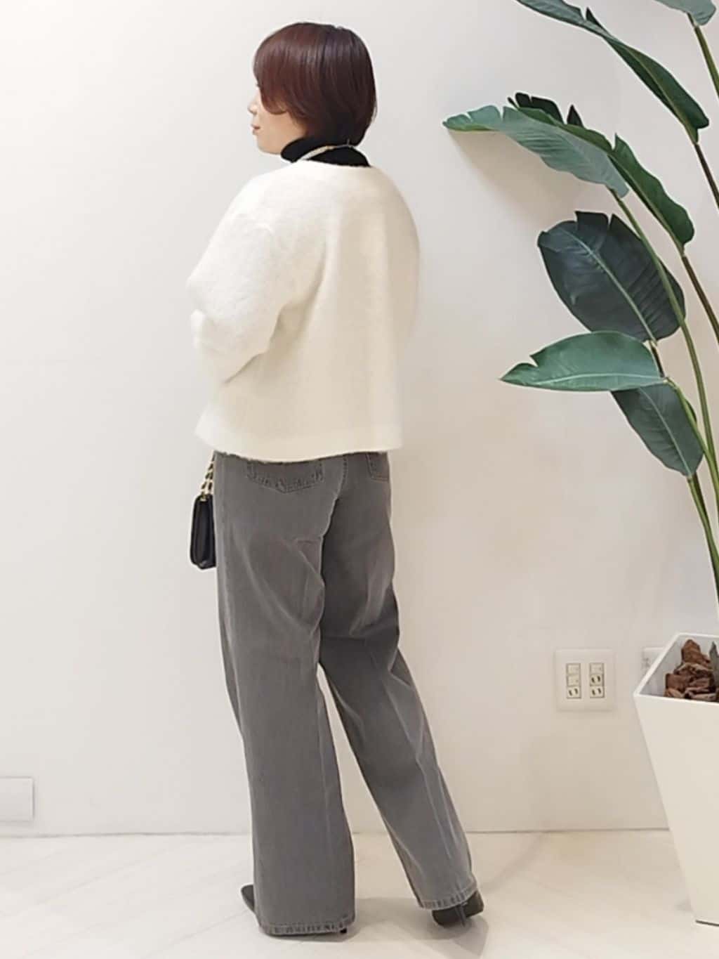 s u g iさんの「UNTITLED｜【ジャケット風/メタルボタン】アルパカ混シャギーカーディガン」を使ったコーディネート