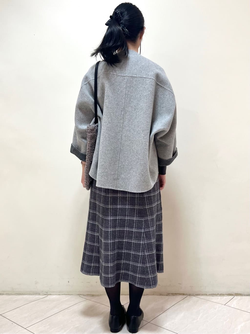 yanaさんの「Reflect｜【コートインでもすっきり◎】チェック柄ニットドッキングワンピース」を使ったコーディネート
