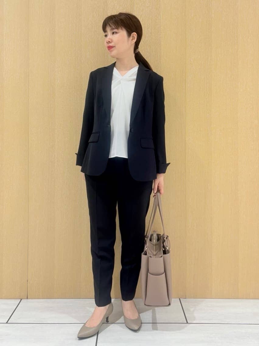 CHISATOさんの「UNTITLED｜【洗える/ストレッチ/通勤】Vネックブラウス」を使ったコーディネート