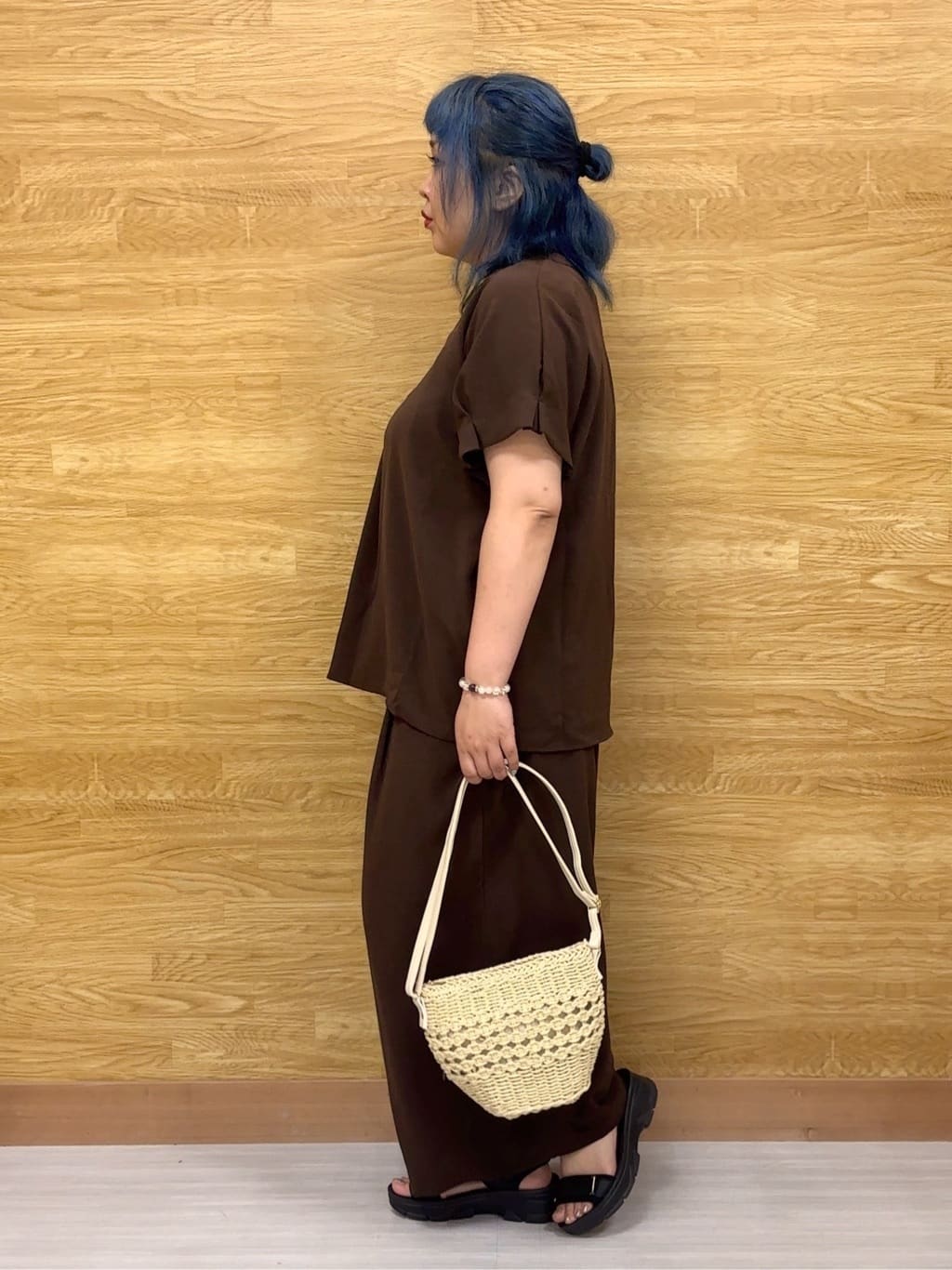 ぁむさんの「SHOO･LA･RUE｜【S-LL/セットアップ可/ひんやり】きちんと見えで上品 お袖タック スキッパーブラウス」を使ったコーディネート